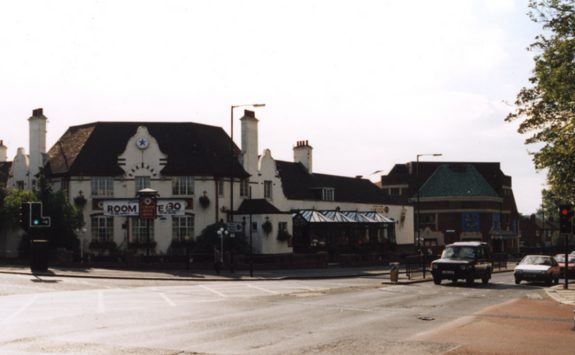 The Corner House pub in Heaton in 1995 (image credit: Newcastle Libraries)